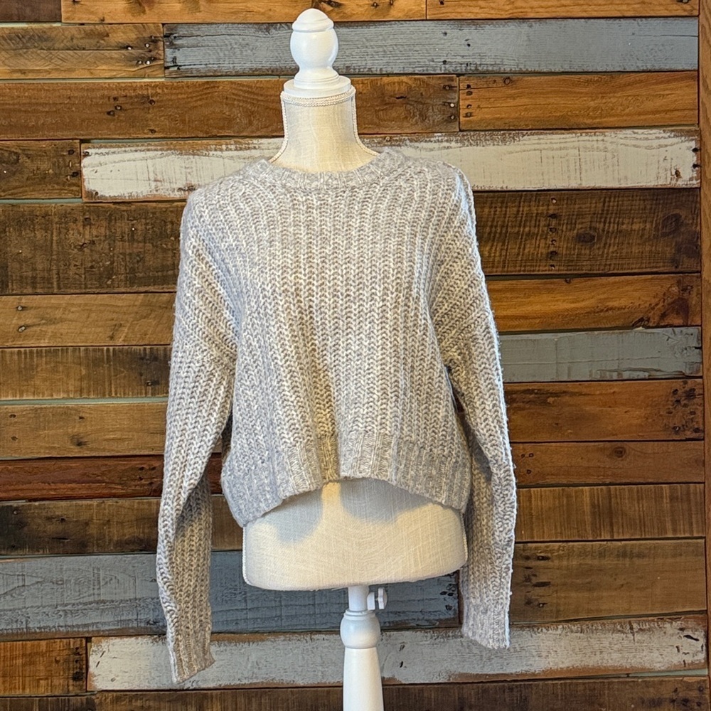 American Eagle Gray Knit Sweater - Picture 2 of 5